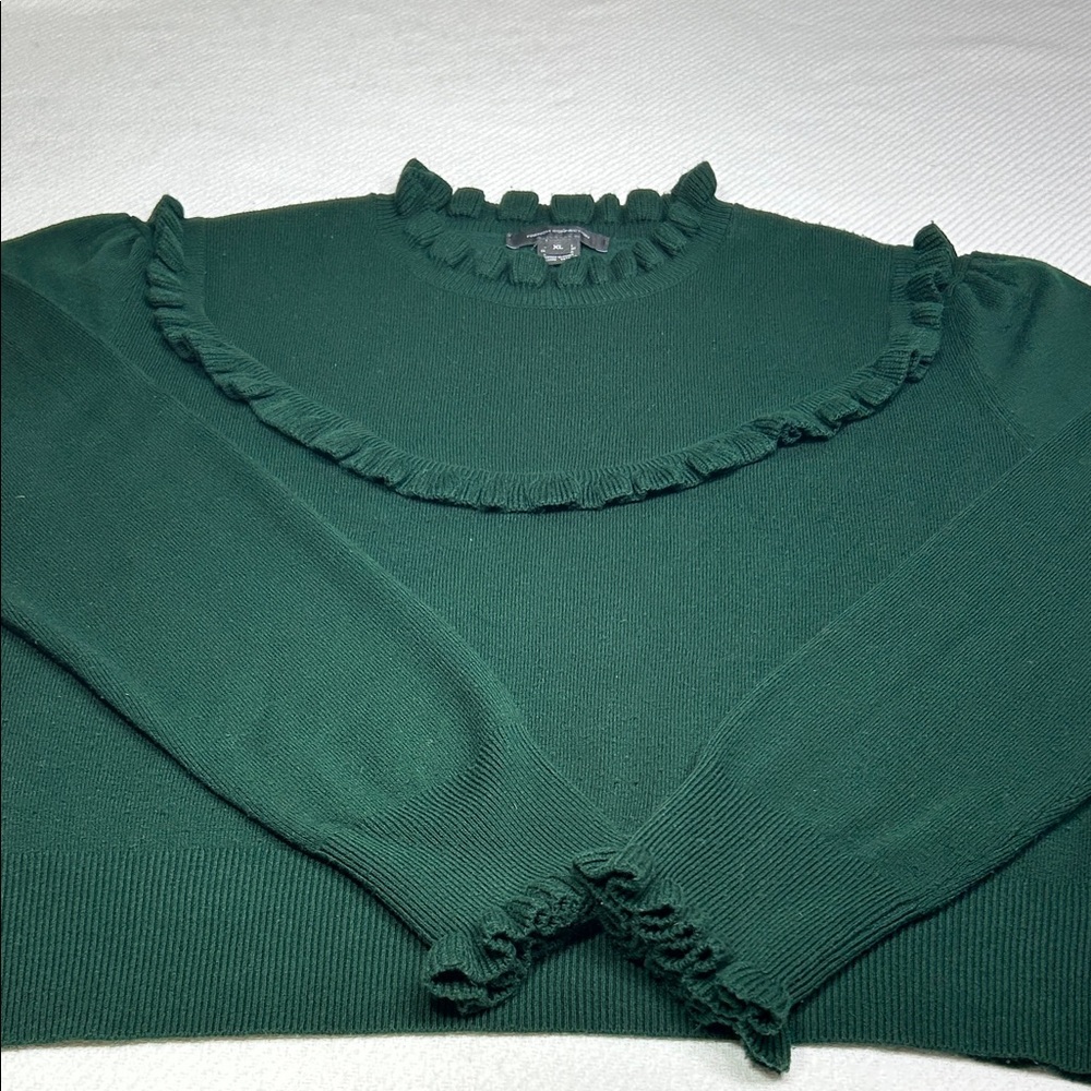 Dark Green Ruffle Sweater🍀